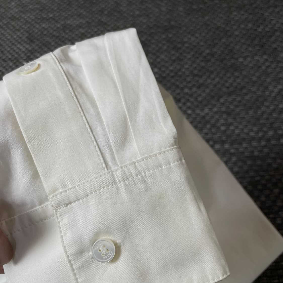 끌로에 화이트 블랙 스퀘어 포인트 긴팔 셔츠 상품이미지8