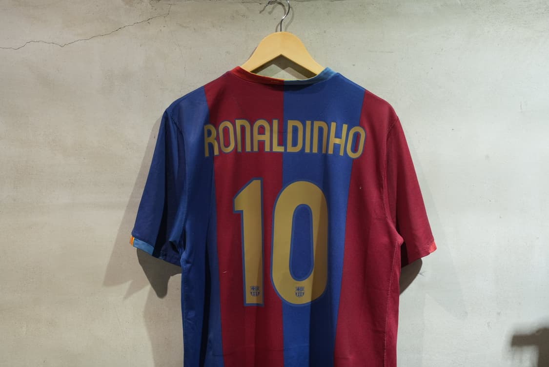 06-07 바르셀로나 호나우지뉴 홈 유니폼 상품이미지7