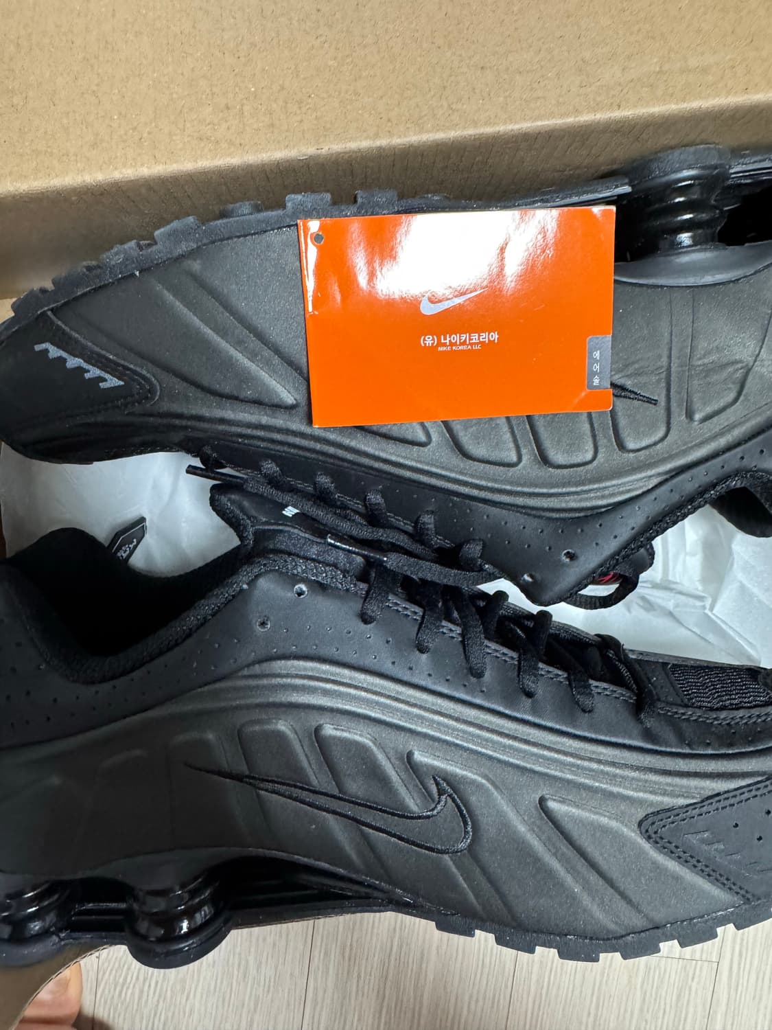 샥스r4블랙285 상품이미지4