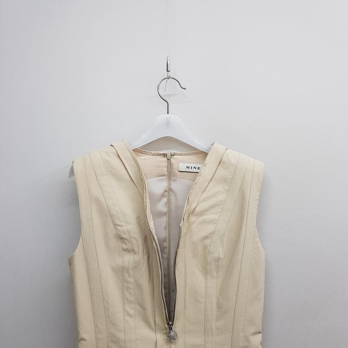 한섬 마인 2022 브이넥 집업 원피스 82-94-160사이즈 상품이미지2