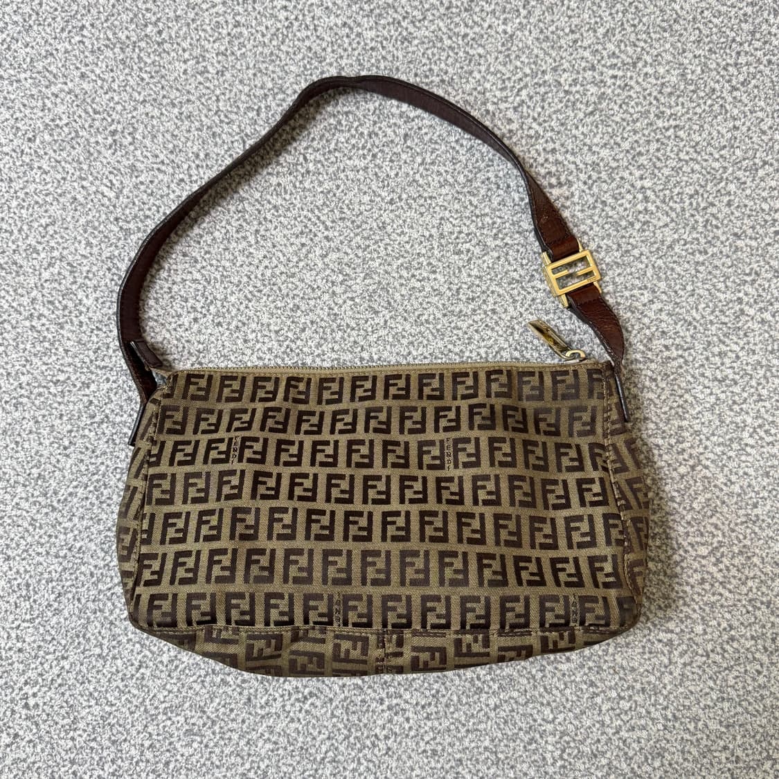 FENDI 펜디 주카 맘마 미니백 상품이미지1