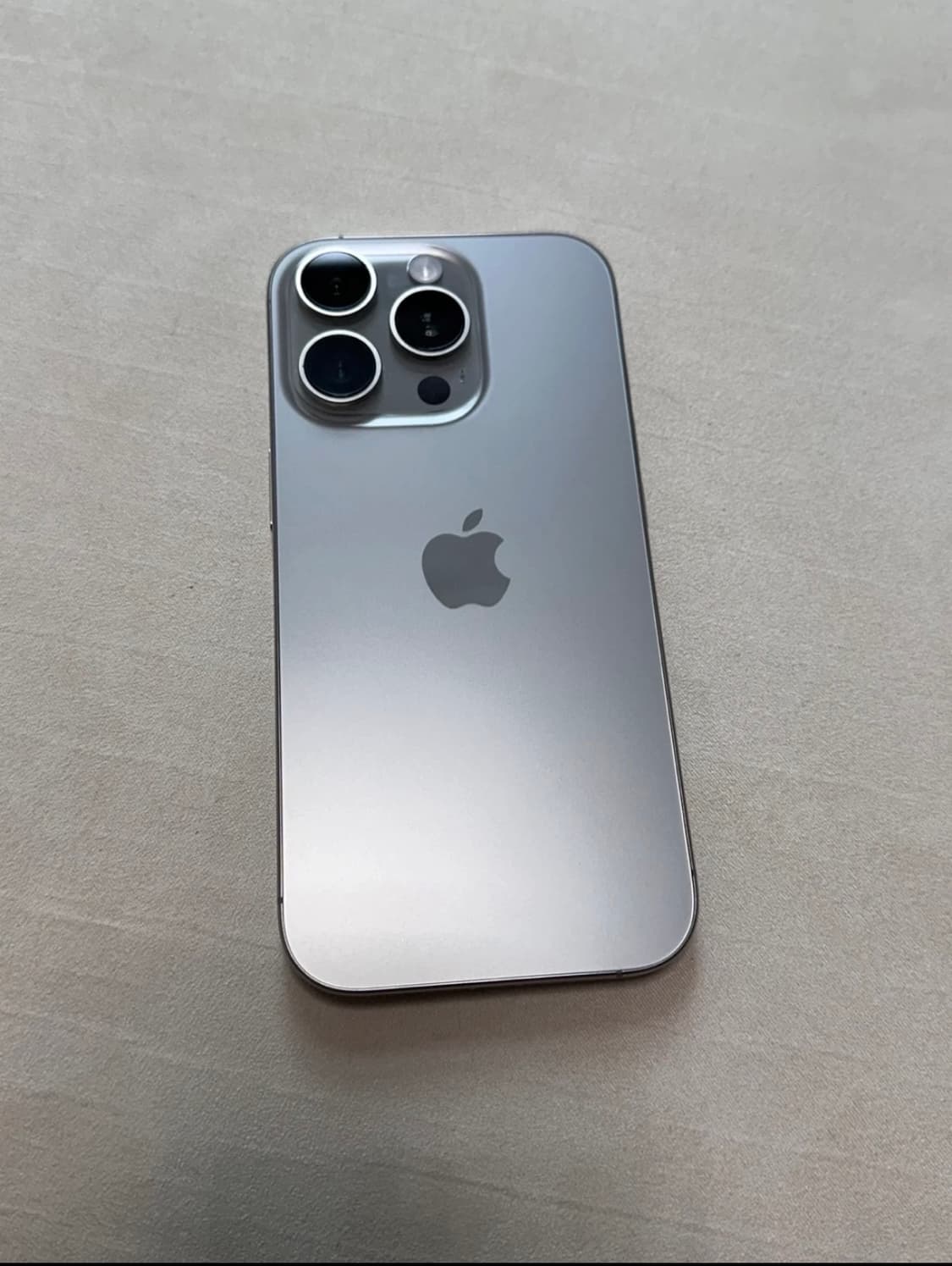 아이폰 16프로 상품이미지1