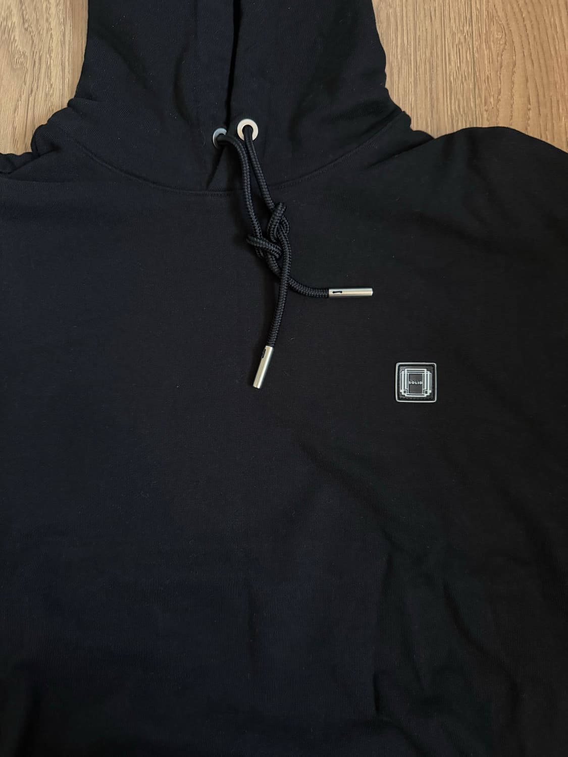 [46]솔리드옴므 백로고 후드티 블랙 상품이미지3