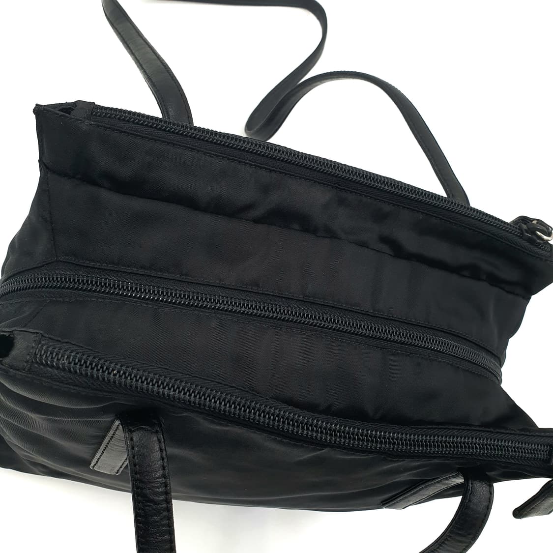 프라다 리나일론 블랙 미니 숄더백 B6082X 상품이미지5