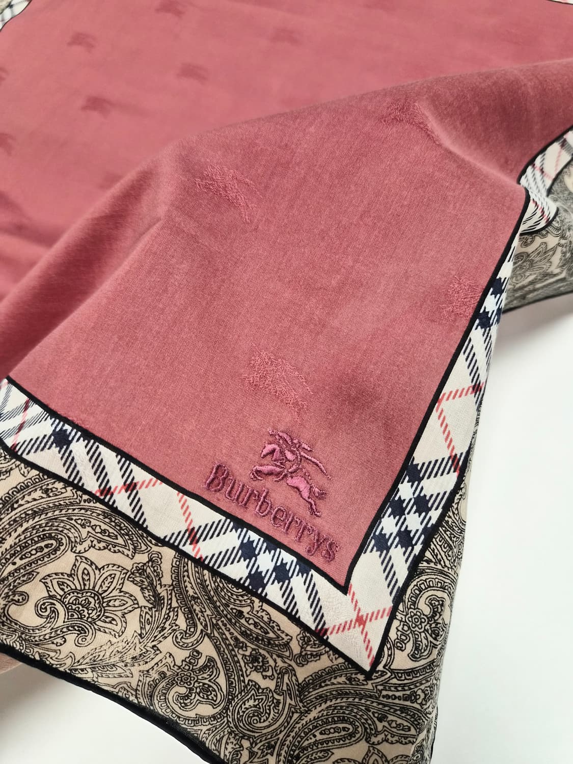 버버리 노바체크 버건디 쁘띠 스카프 손수건 머플러  상품이미지4