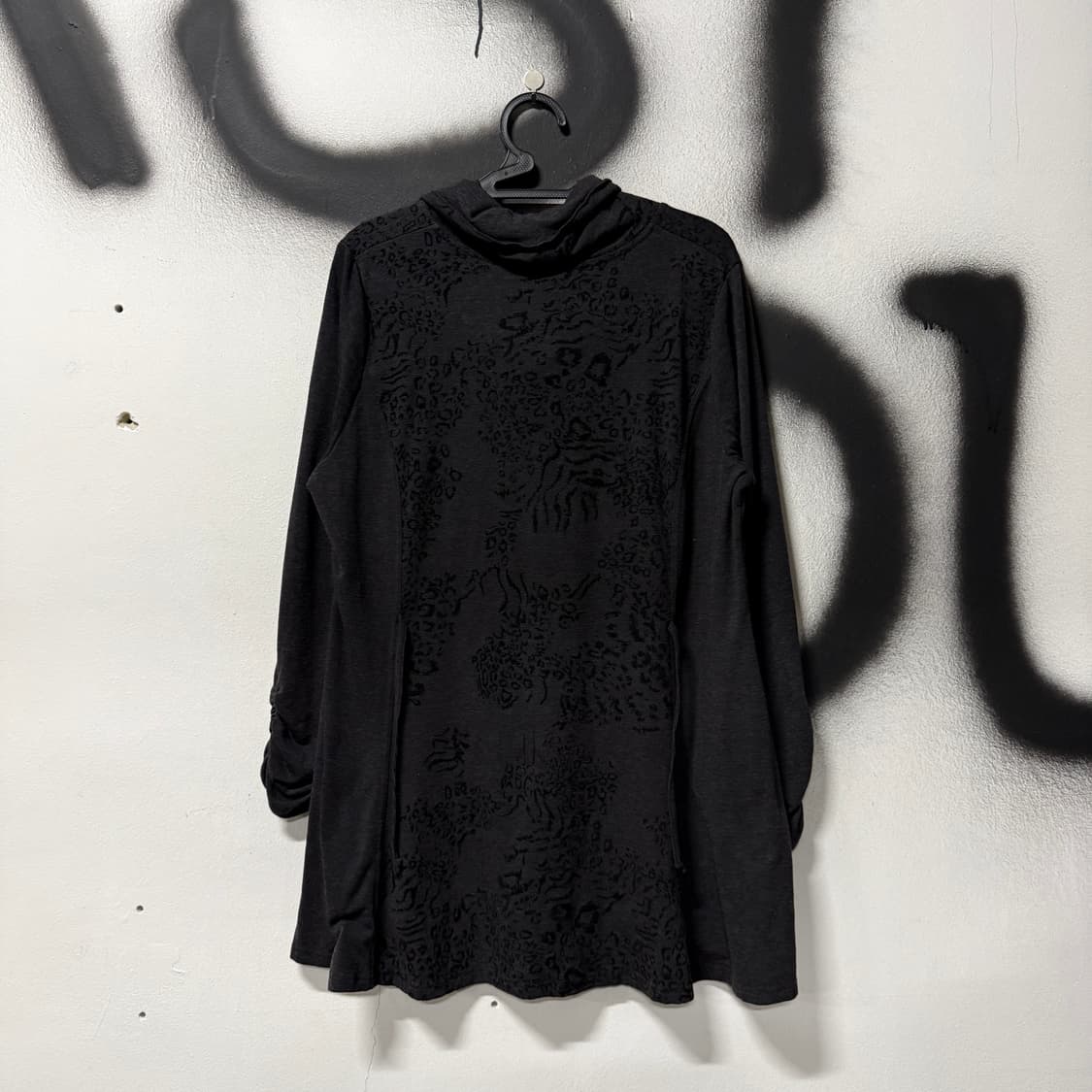 VTG 빈티지 레오파드 패턴 딥 터틀넥 셔링 러플 언발 니트 상품이미지2