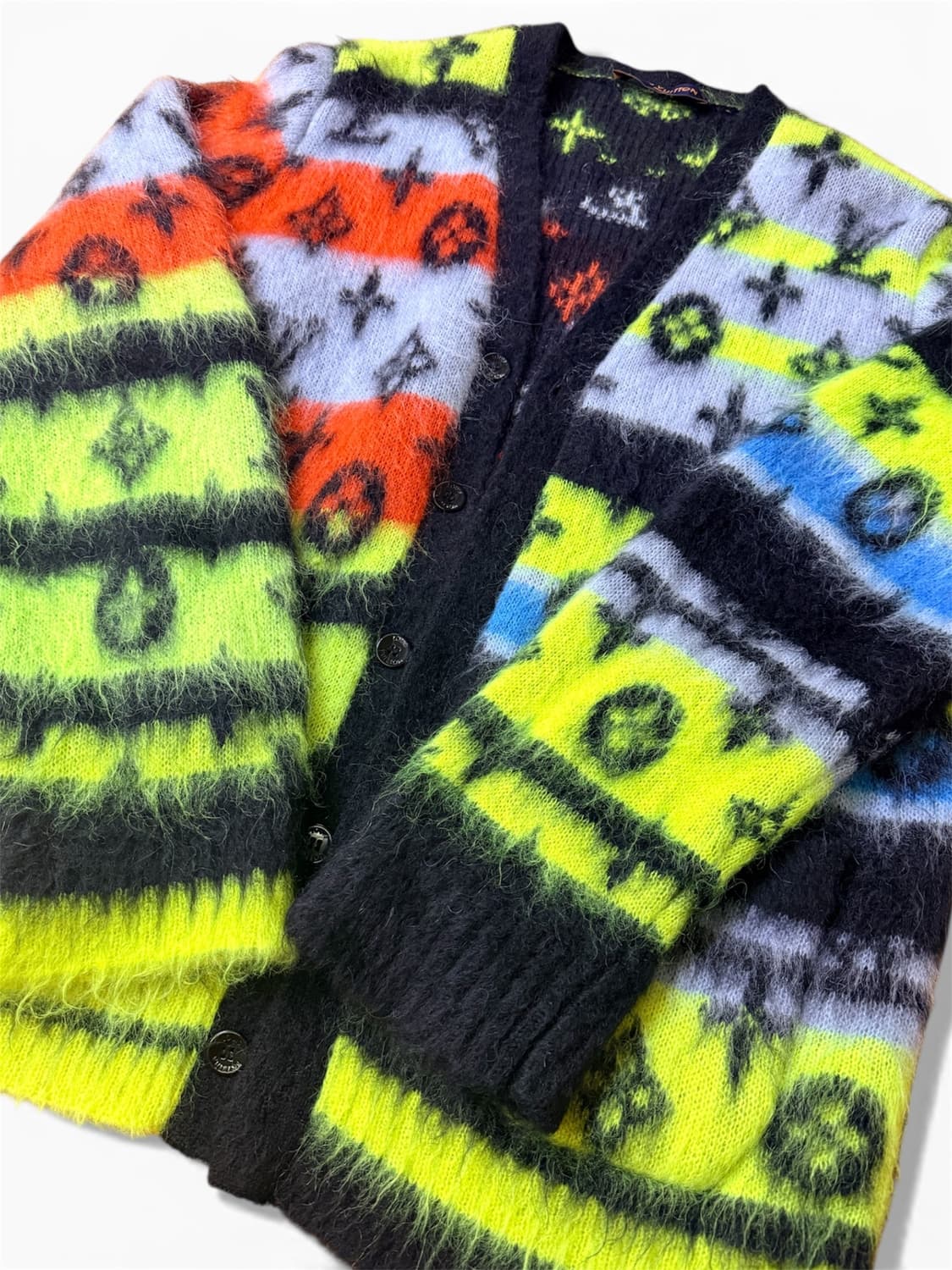 [110/새상품급] 루이비통 멀티컬러 모헤어 가디건 풀구성 상품이미지2