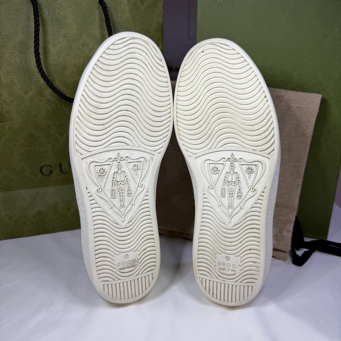 구찌 에이스 GG 슈프림 비 스니커즈 베이지 에보니 상품이미지8