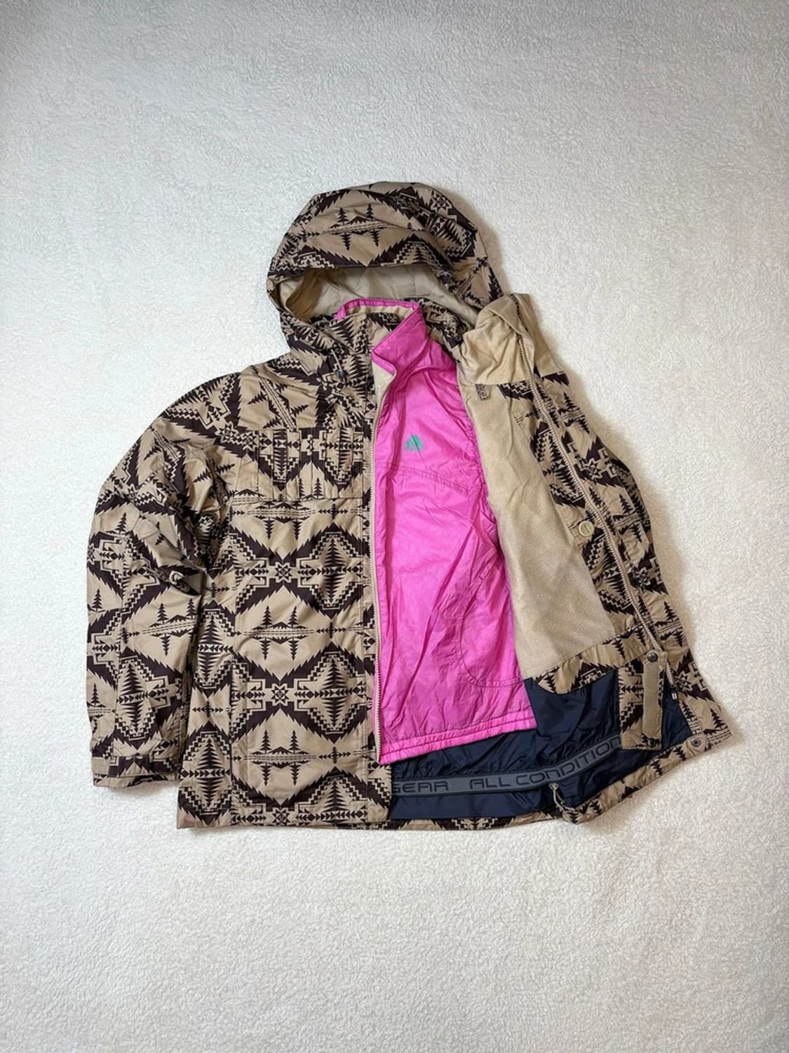 나이키 ACG 00's 스키 푸퍼 아즈텍 후디 자켓 PN6057 상품이미지3