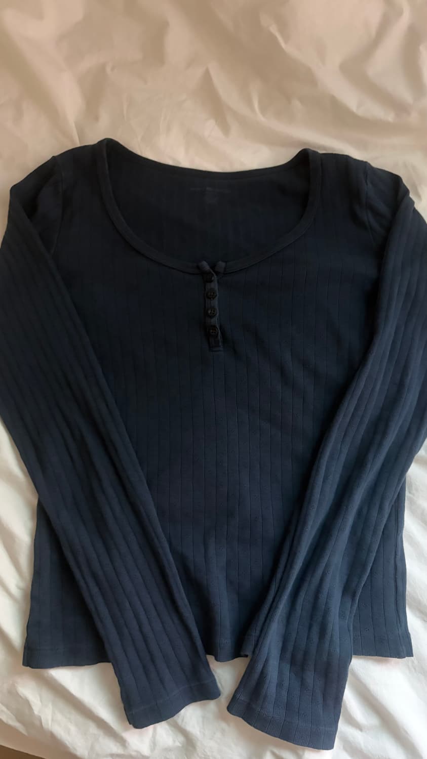 브랜디멜빌 네이비 펀칭니트 상품이미지1