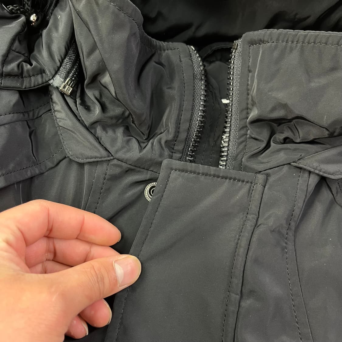 100 무스너클 스틸링 블랙 폭스퍼 구스다운 롱패딩 상품이미지4