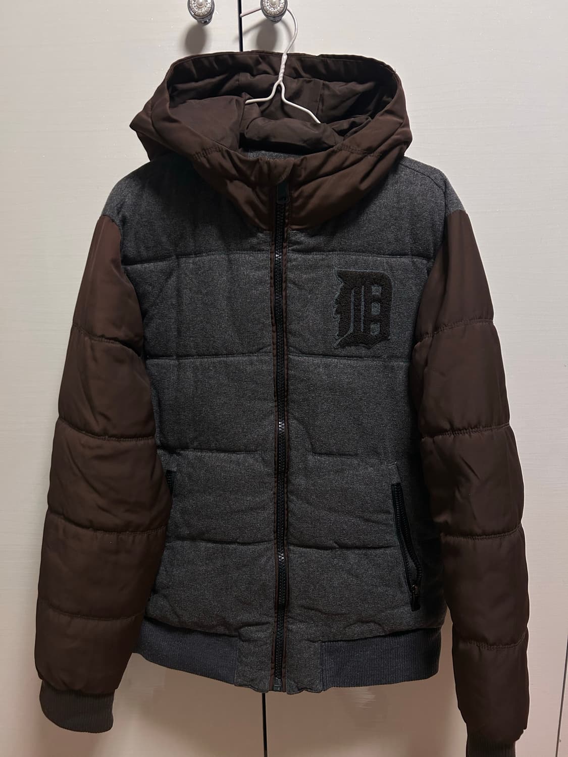 MLB 그레이 브라운 후드 패딩 점퍼 95 상품이미지1