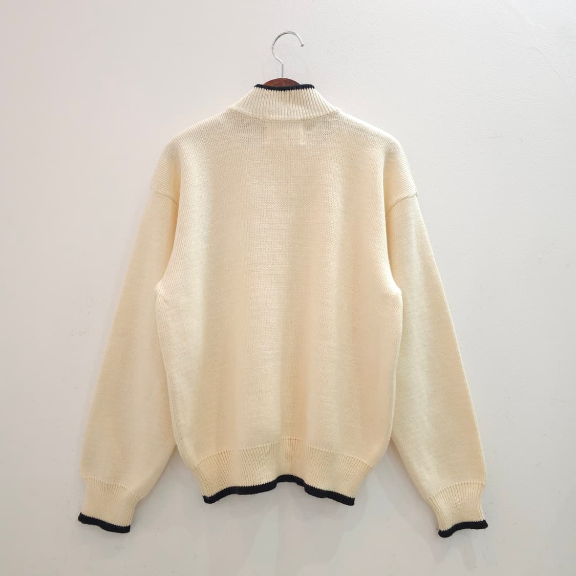 울혼방 스키 로고 버튼 하프넥 아이보리 니트 상품이미지2