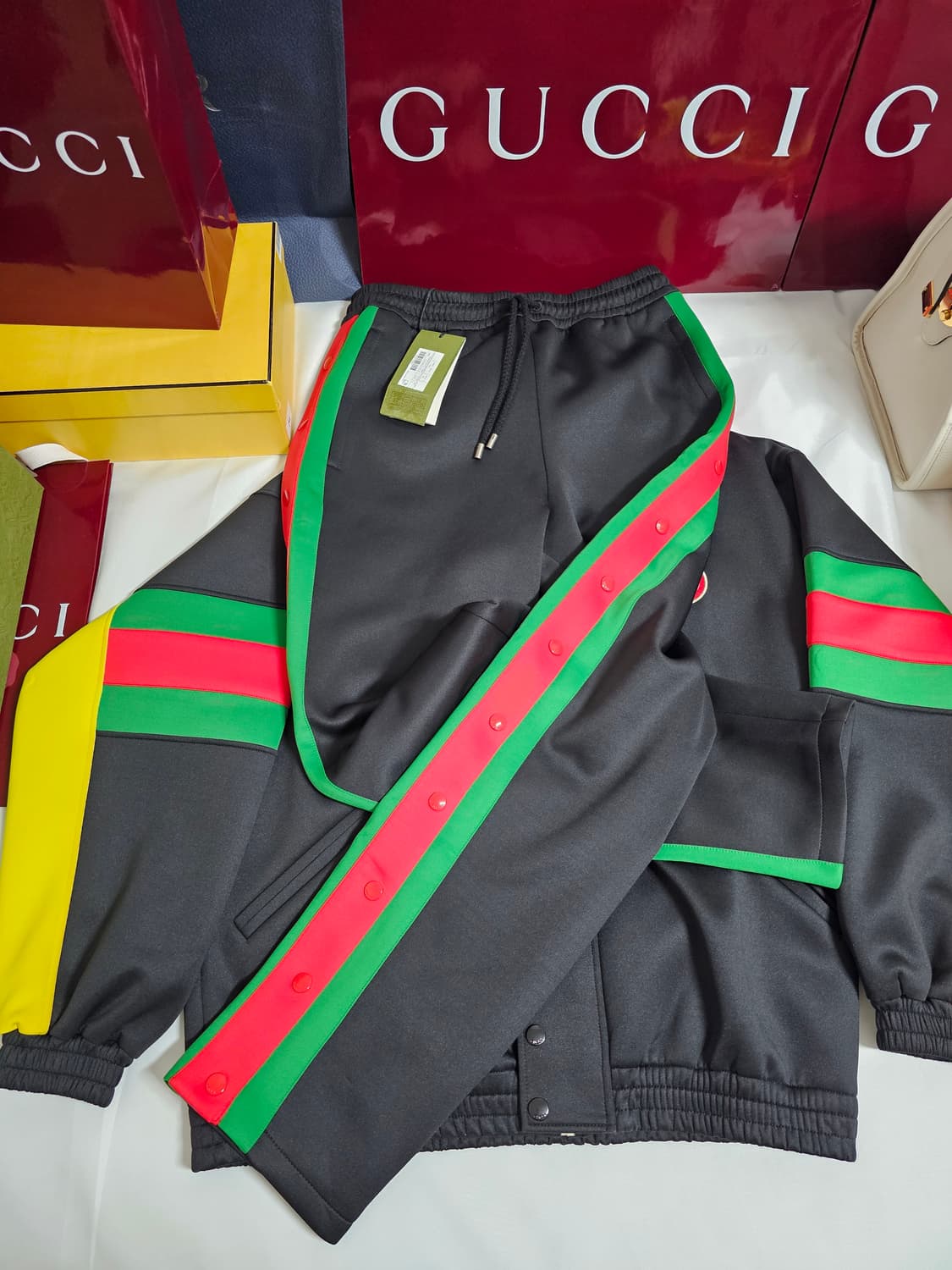 (새상품)구찌 테크니컬 웹삼선 상하의셋업 상품이미지3