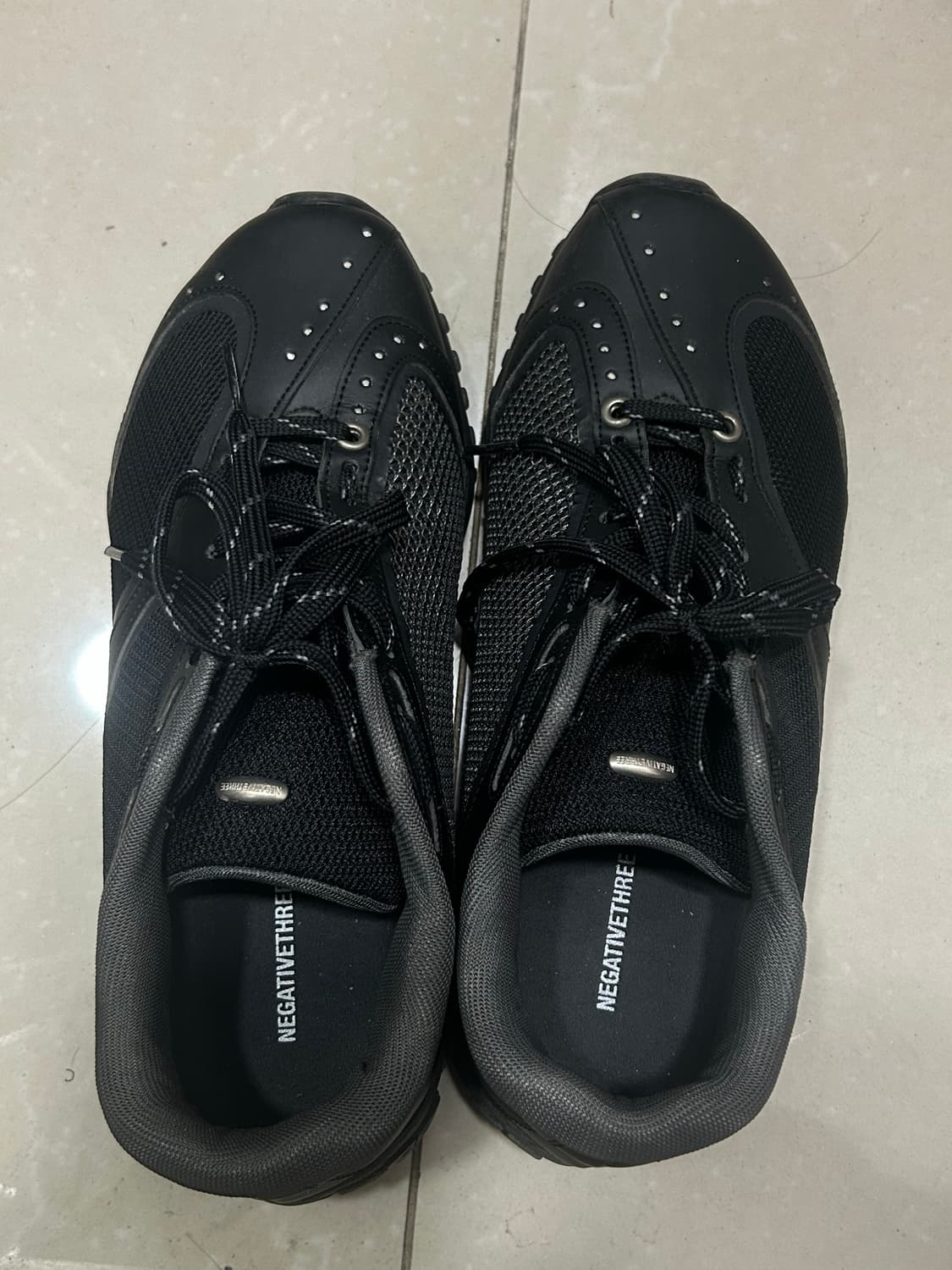 네거티브쓰리 Asymmetry No.2 블랙 스니커즈 240 상품이미지3