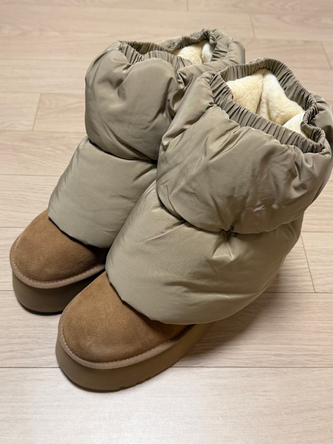 UGG 어그 W CLASSIC MINI DIPPER PUFFER 상품이미지2