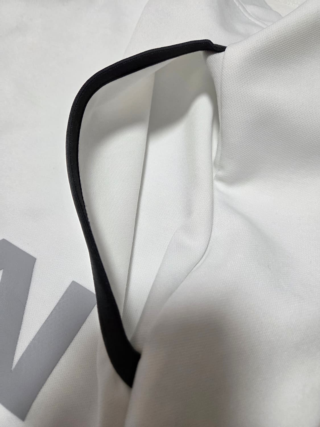 나이키 에어맥스 하프집업 아노락 상품이미지8