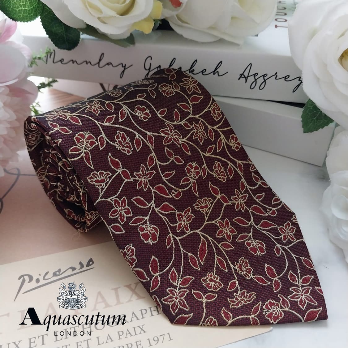 아쿠아스큐텀 실크 버건디 플라워 넥타이 9.7cm A+등급 K1191
 상품이미지1