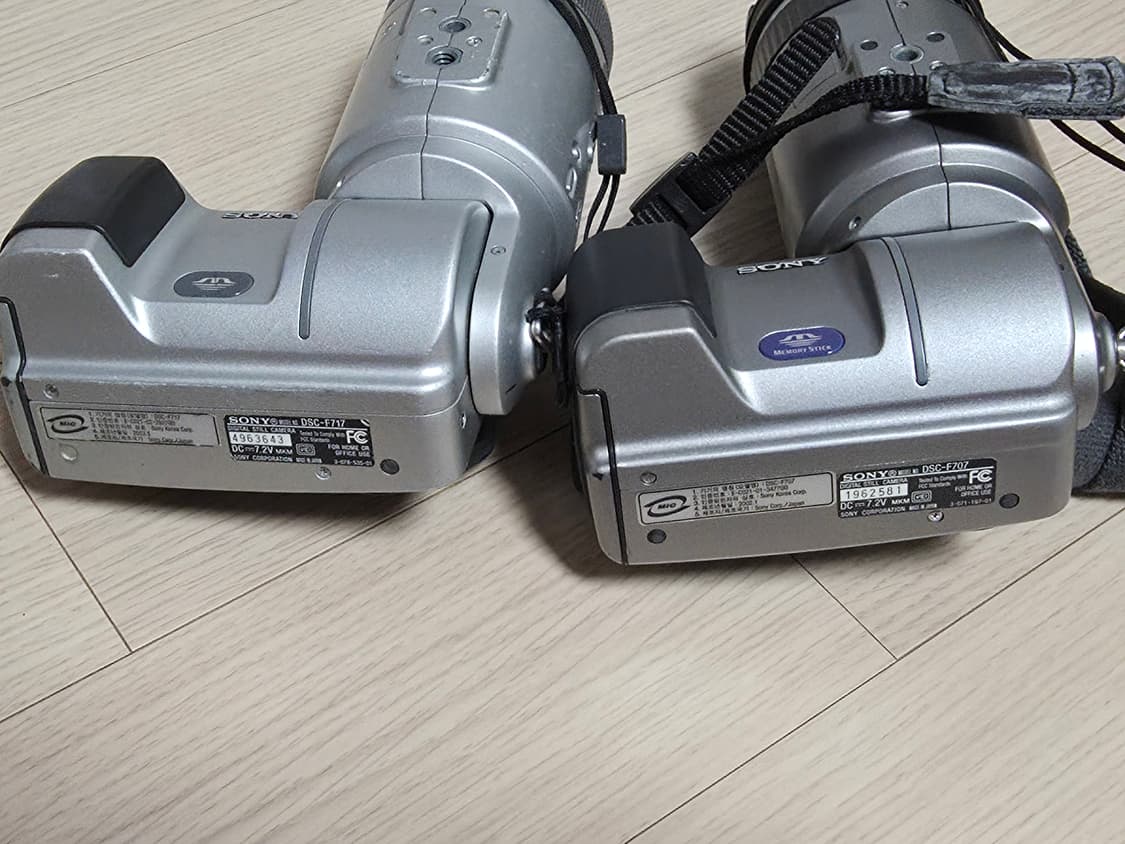 소니 사이버샷 DSC-F707, F717 디지털카메라 부품 진열용 상품이미지5