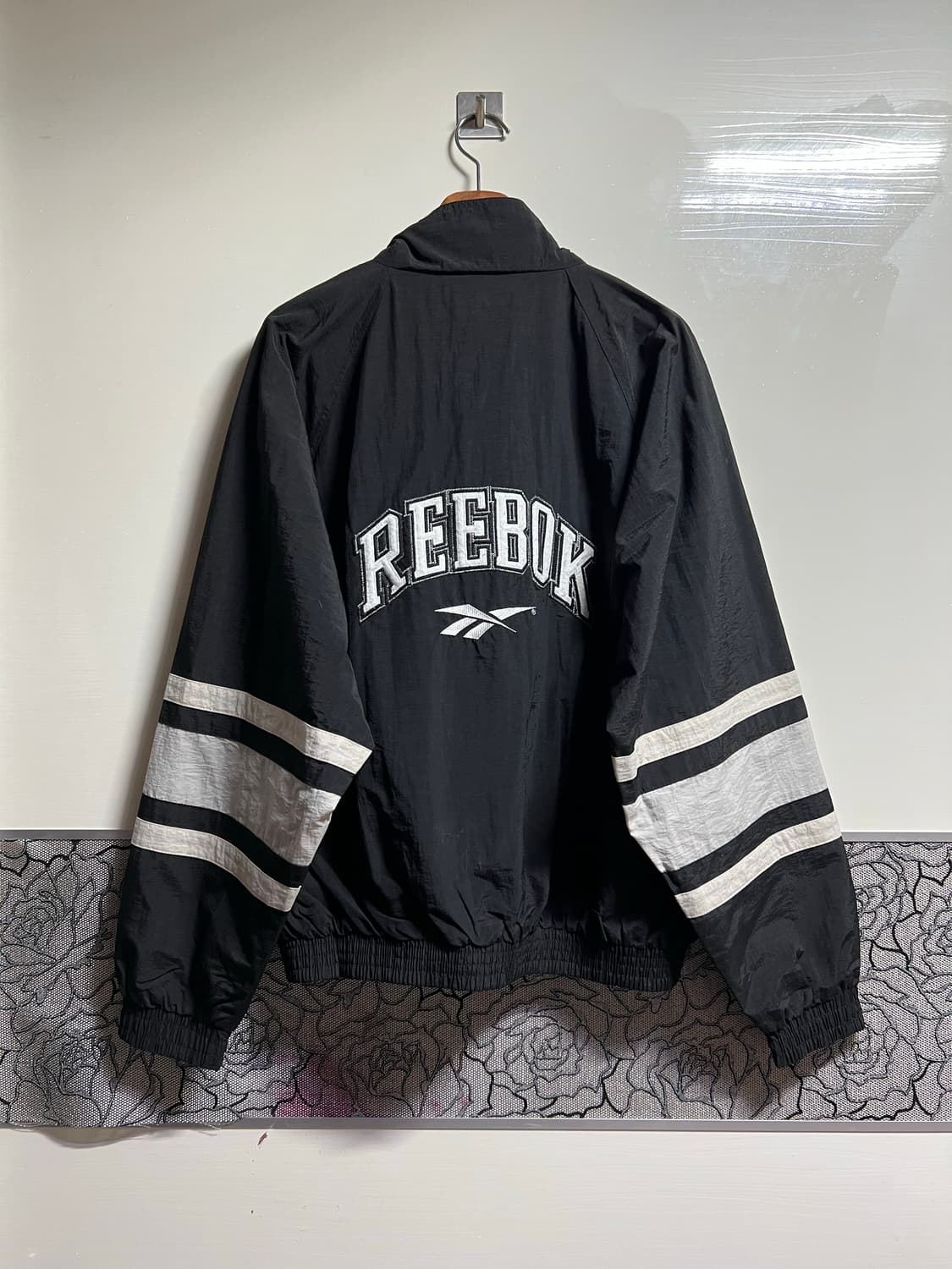 리복 블랙 바람막이 자켓 화이트 라인 상품이미지6