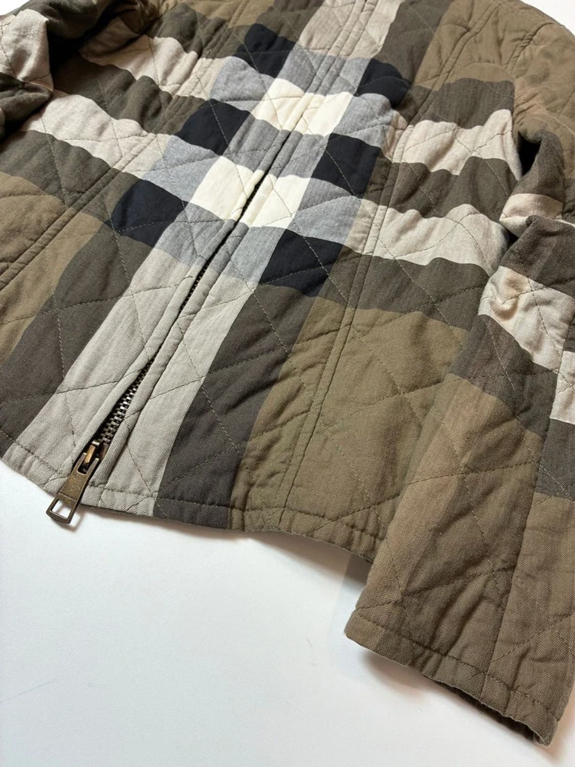 버버리 브릿 퀼티드 플라드 번 투웨이 자켓 PN9115 상품이미지3