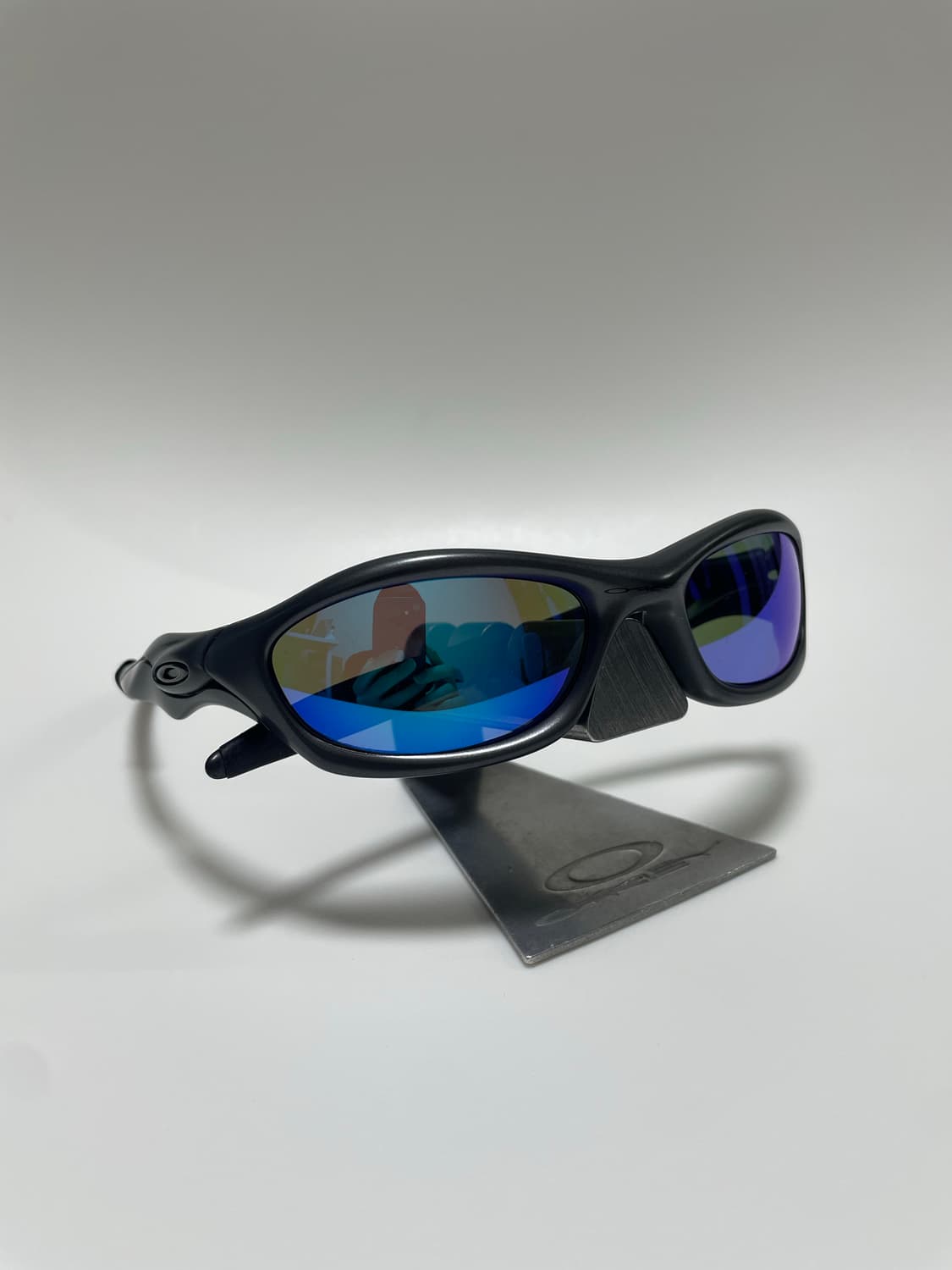 오클리 언노운 다크 그레이 아시안핏 상품이미지1