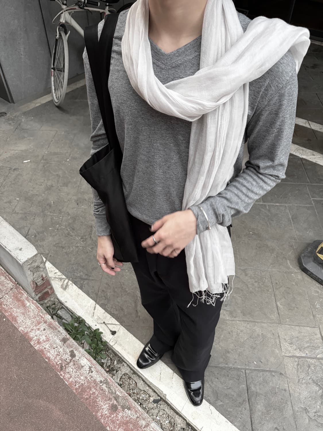 Textured V-neck Sleeve grey 상품이미지1