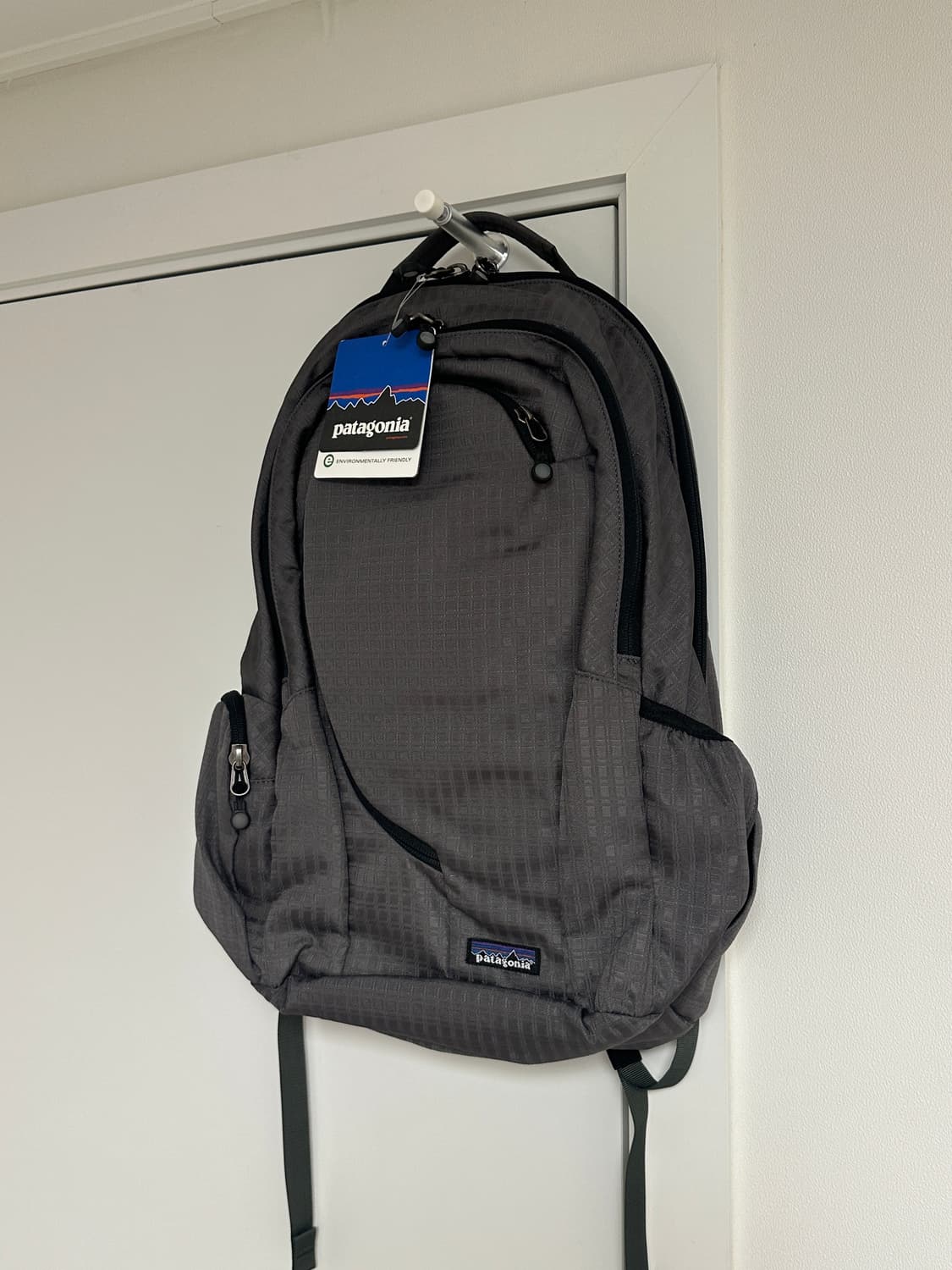 파타고니아 LIGHTWIRE 그레이 백팩 상품이미지2