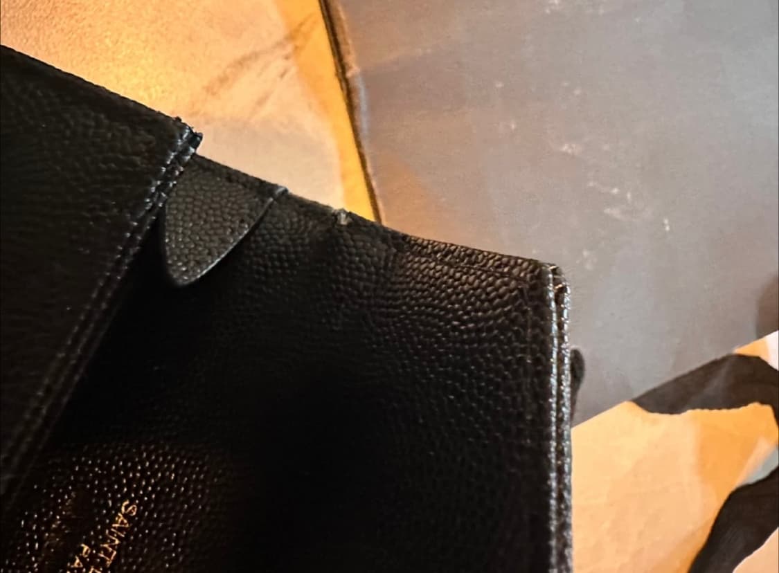 생로랑 마틀라세 반지갑 블랙 금장 입생로랑 마틀라세 엔벨로프 상품이미지6