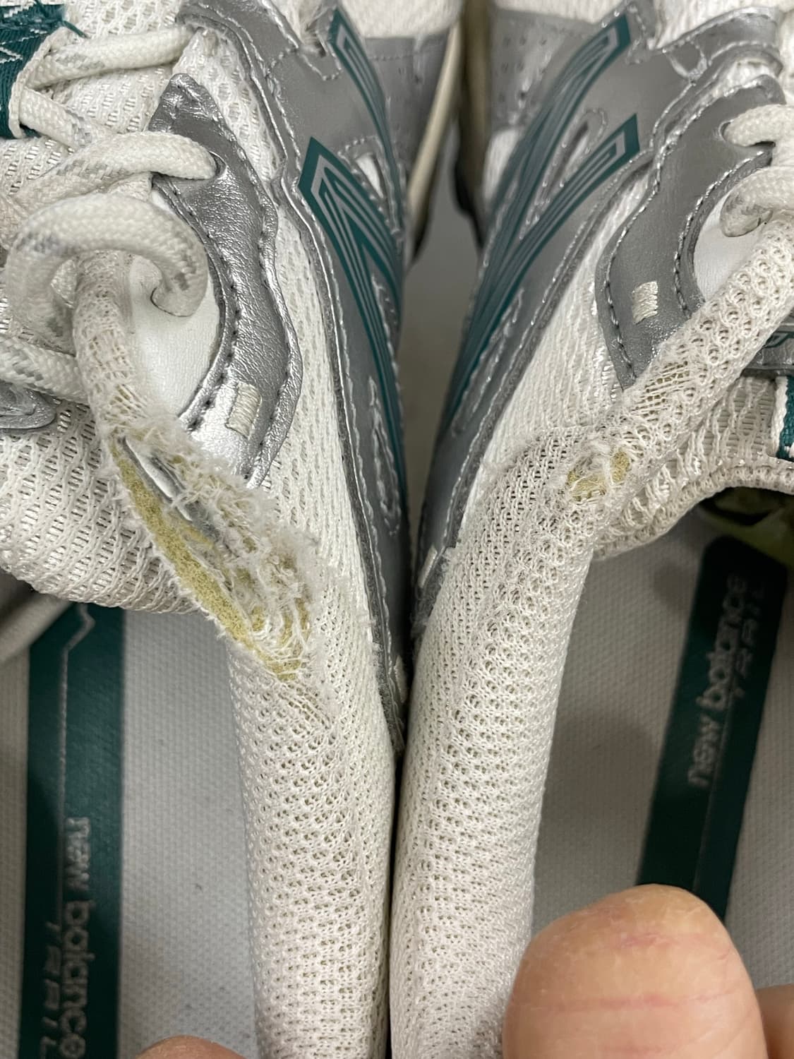 뉴발란스 610 메탈릭 실버 250 상품이미지9