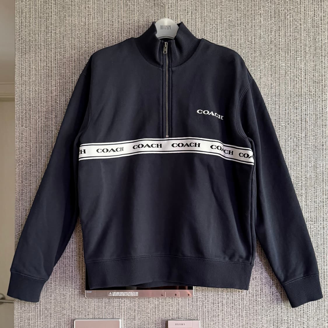 코치 COACH 로고 테이프 네이비 쿼터 집업 반집업 맨투맨 남여공용 상품이미지1
