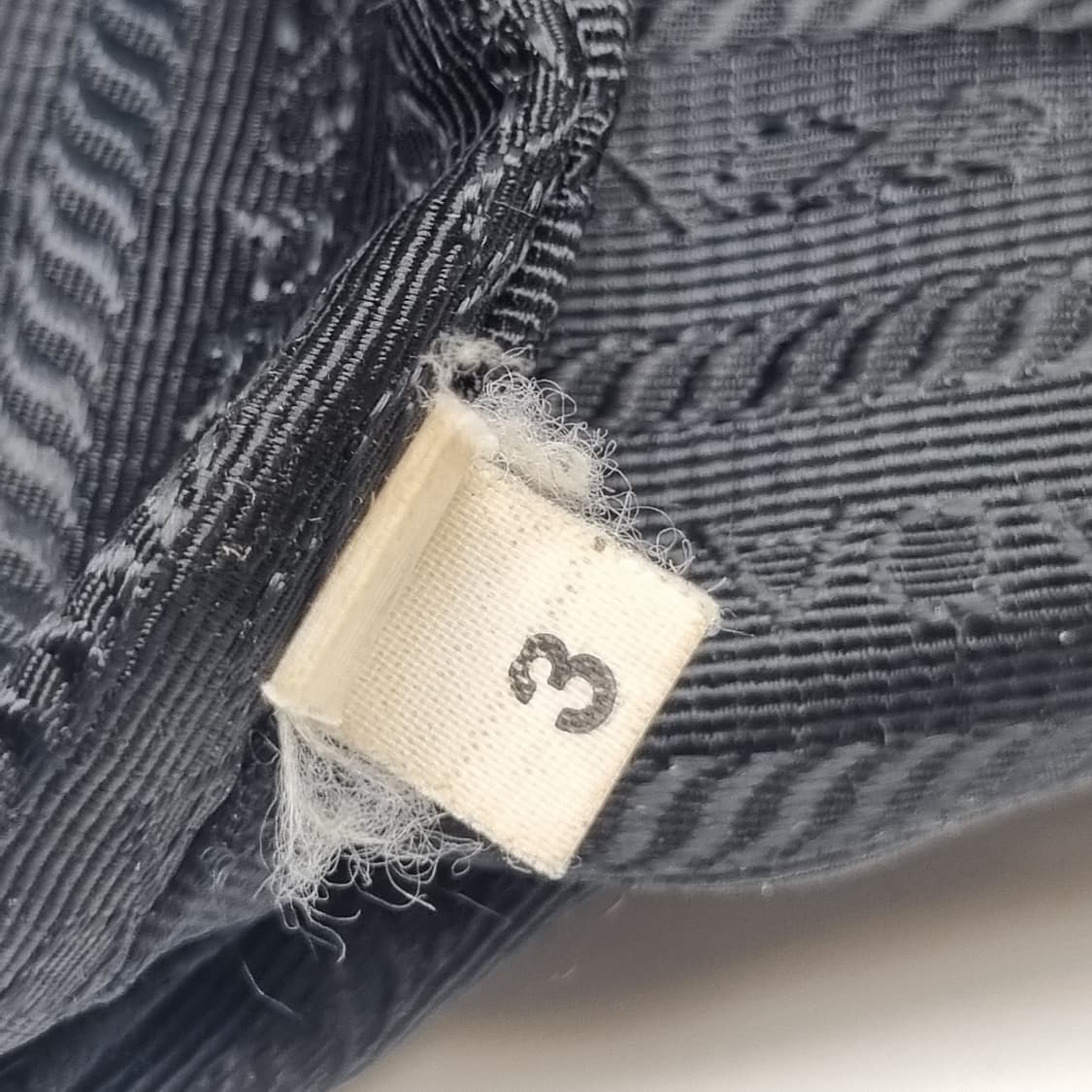 프라다 2VH113 리나일론 및 사피아노 가죽 숄더백 (신세계센텀 구매) 상품이미지10