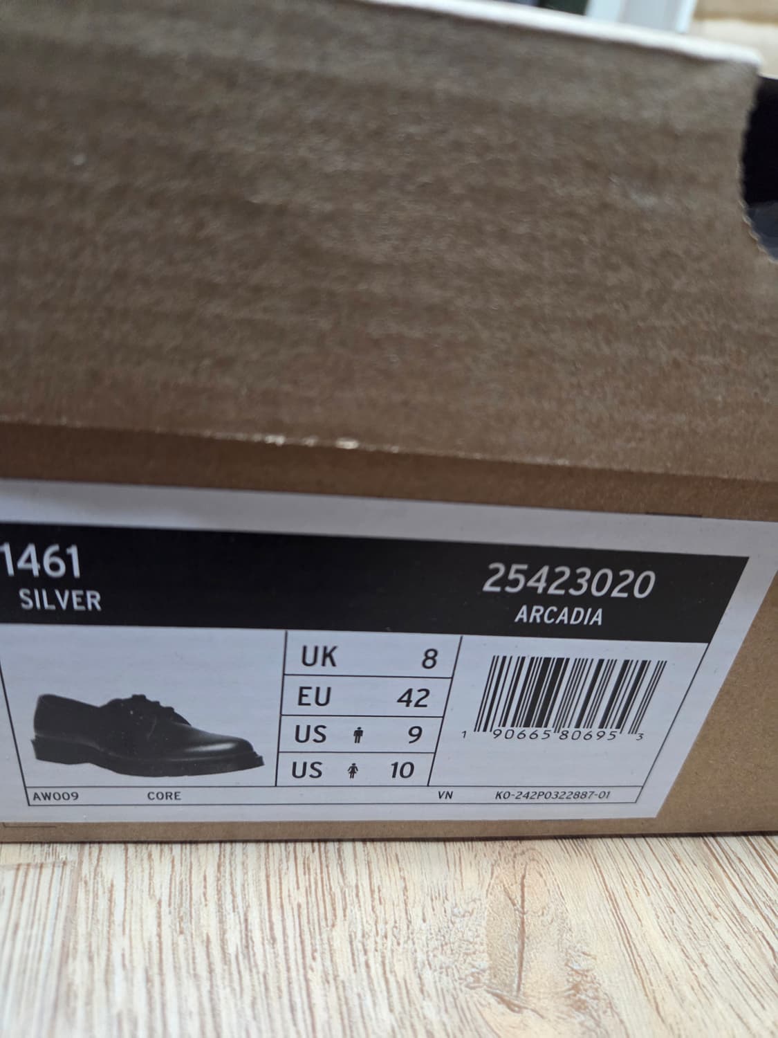 닥터마틴 실버 아카디아 uk8 270 (슈프림맛) 상품이미지3