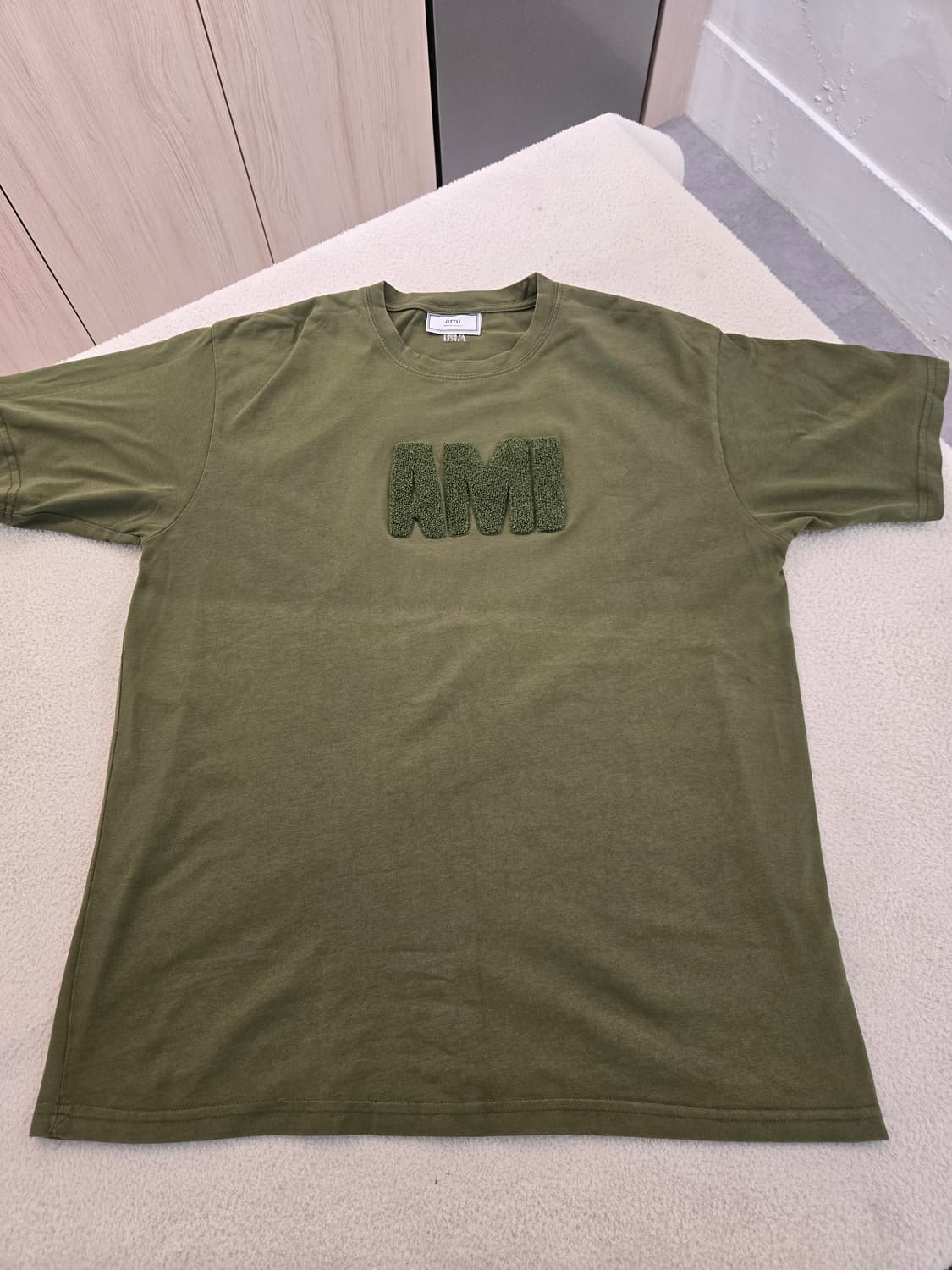 아미 AMI 카키 잔디밭 로고 반팔 티셔츠 2XL 상품이미지2