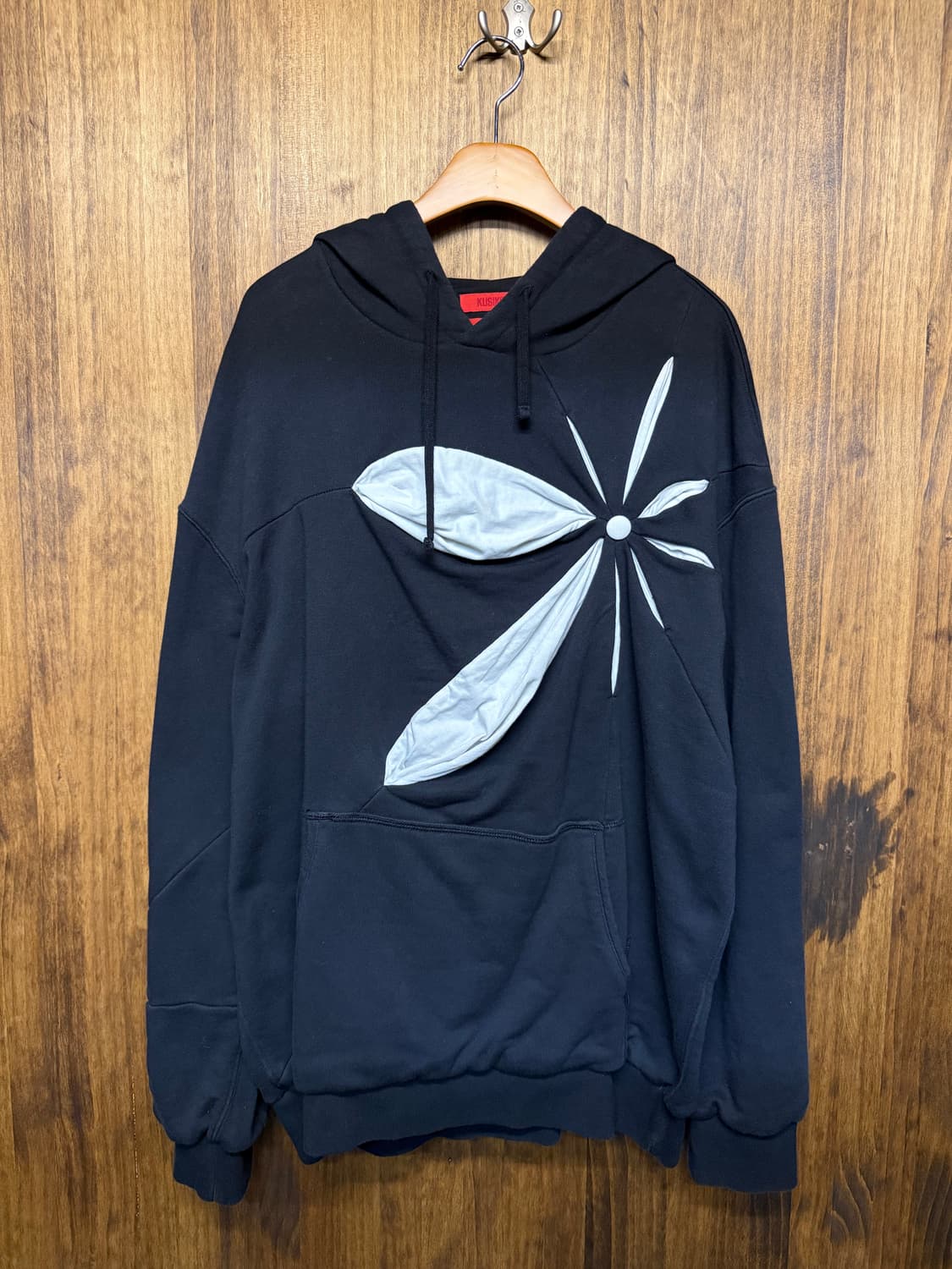 Kusikohc Black hoodie 상품이미지2