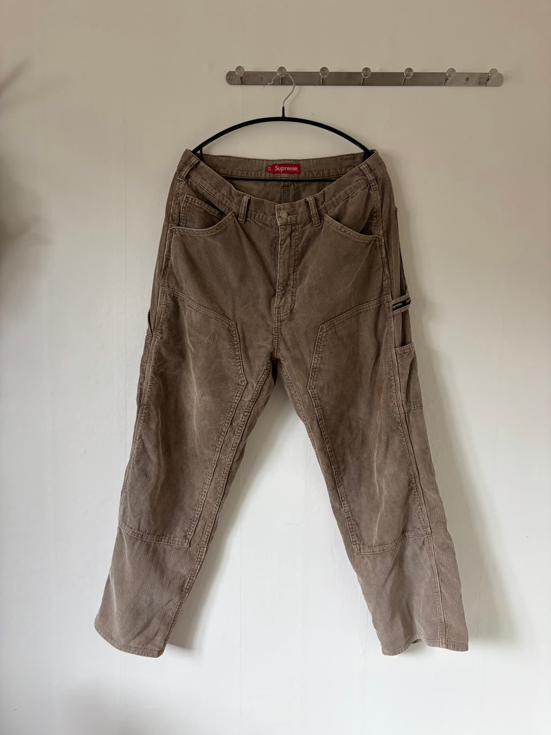 (32) 슈프림 베이지 골덴 더블니 팬츠 상품이미지1