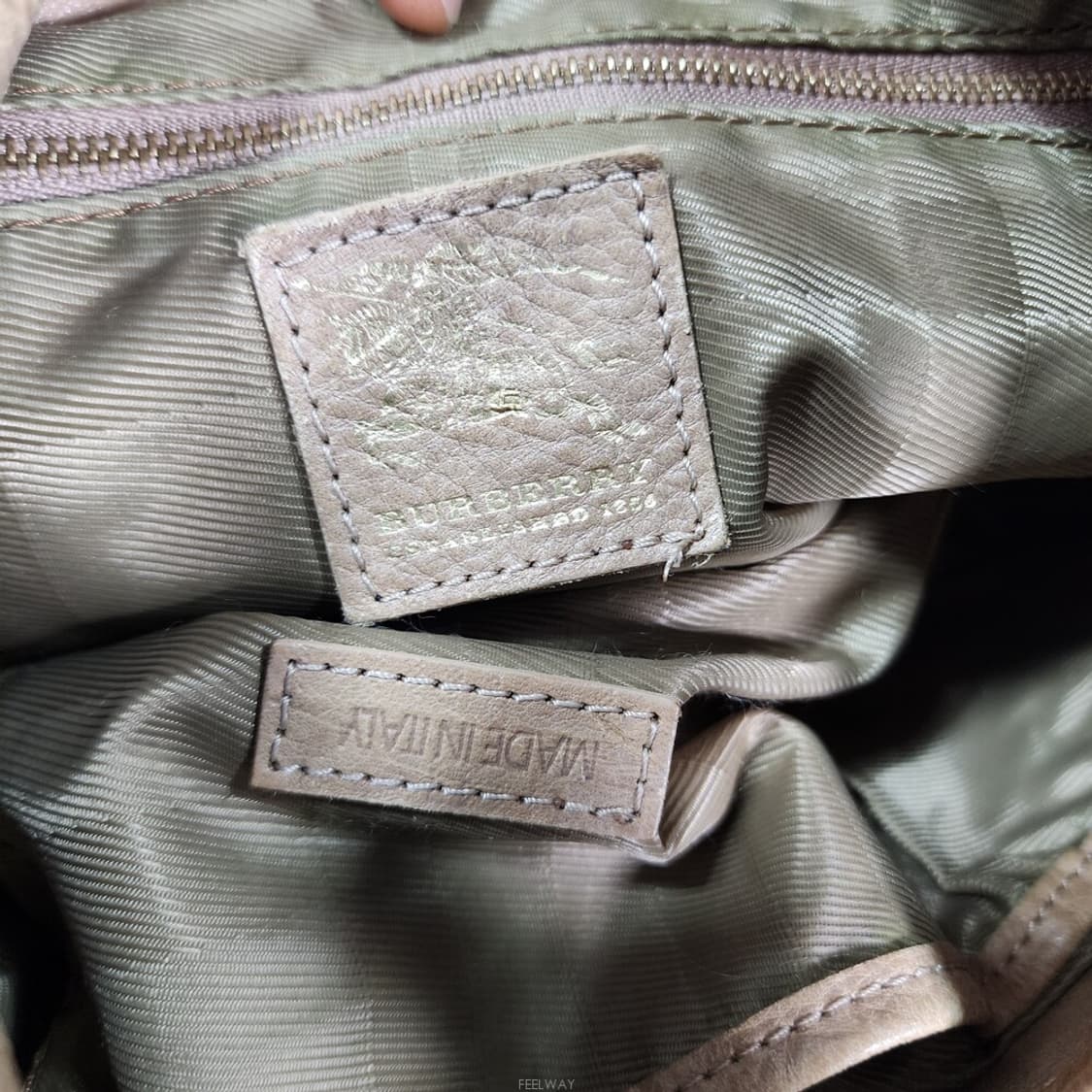 버버리 자가드 체크 숄더백 상품이미지10