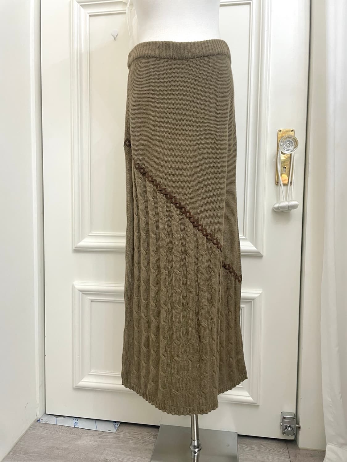 brown twist point mori long skirt 상품이미지3