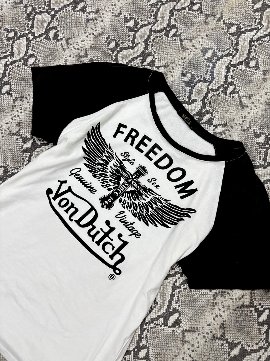 “Von Dutch” Y2K Cross Wings Print Tee 상품이미지2
