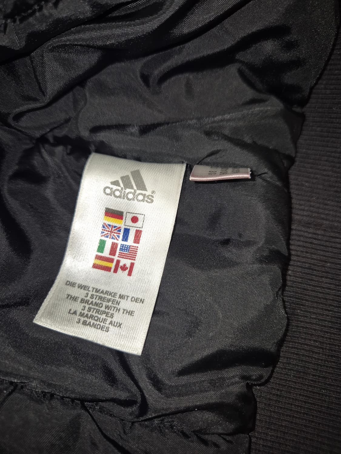 아디다스 검금 유광 패딩점퍼 상품이미지4