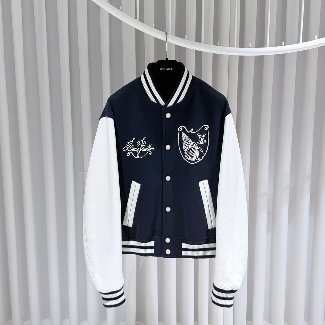 (S+ / 52) / 루이비통 카프스킨 네이비 블루 바시티 자켓 상품이미지1