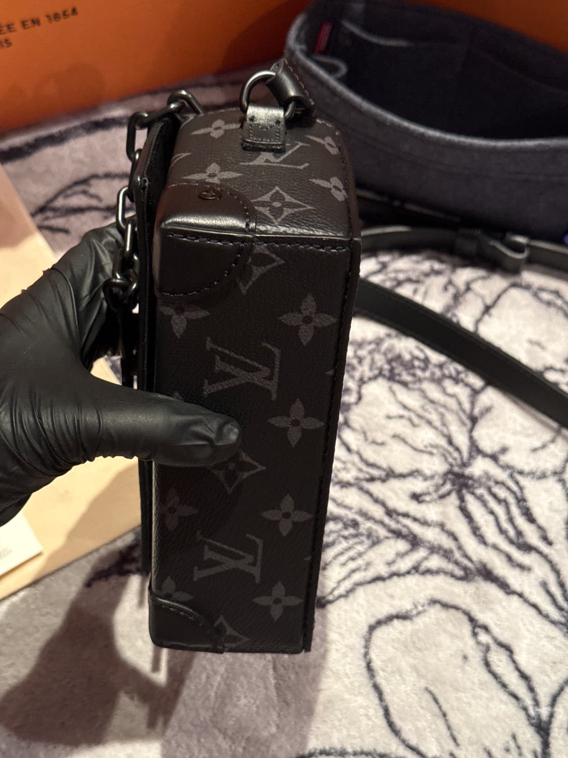 {백화점판/인보이스포함} 루이비통 스티머 웨어러블 월릿 크로스백 상품이미지3