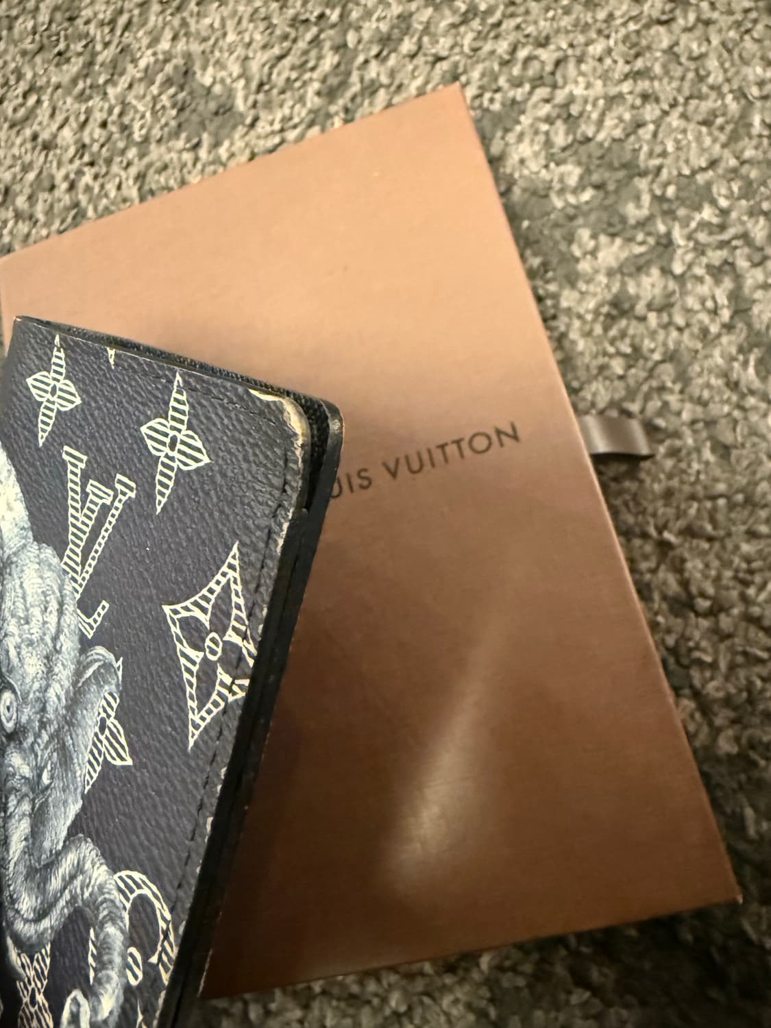 정품 루이비통 채프먼 브라더스 코끼리 여권지갑 (패스포트 홀더) 상품이미지6