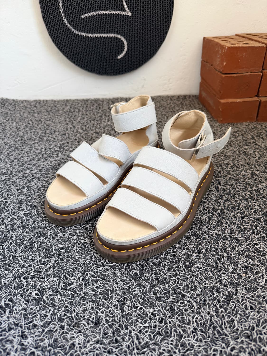 닥터마틴 클라리사 화이트 레더 샌들 (Dr. Martens Clariss 상품이미지1