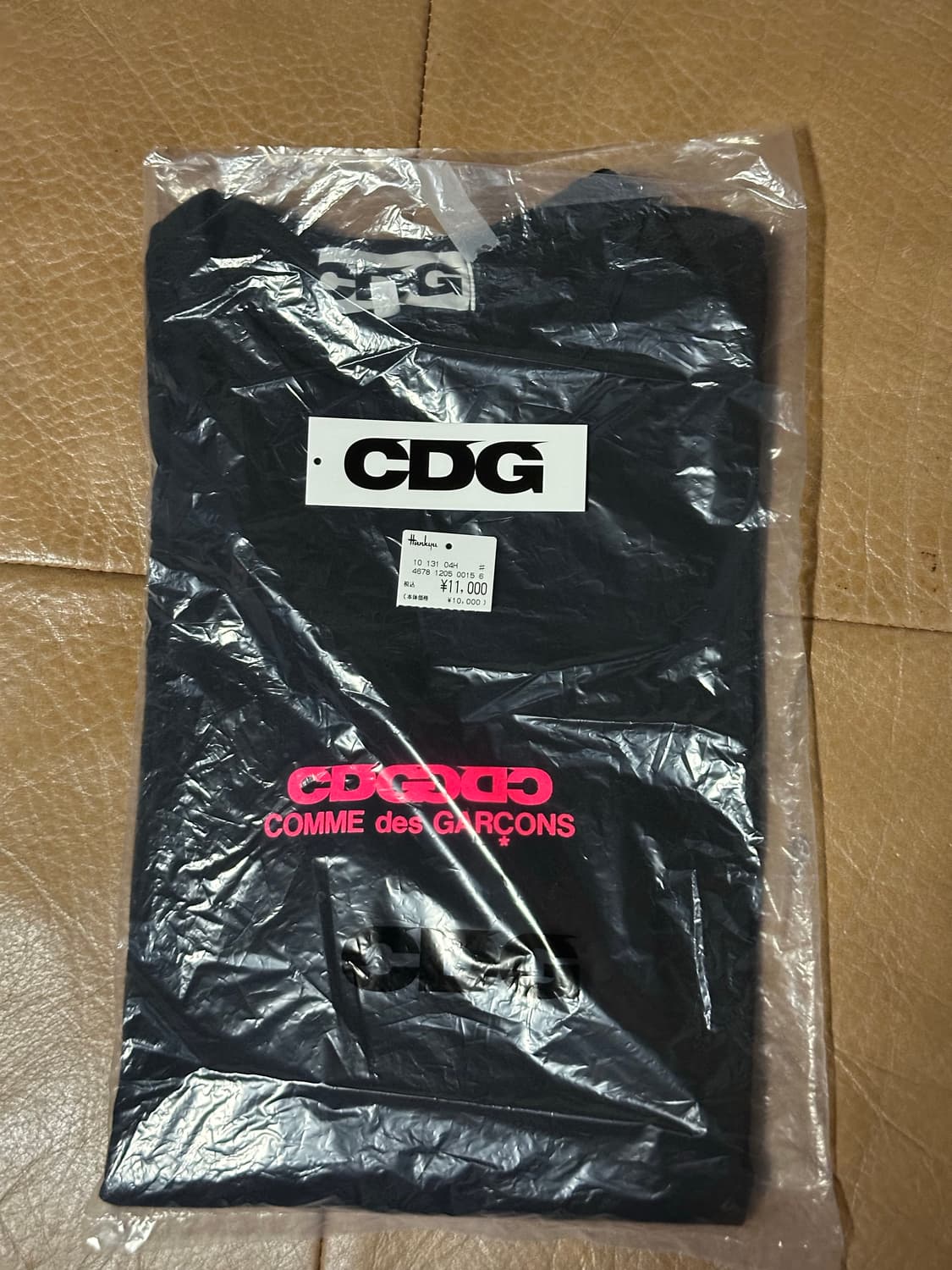CDG 꼼데가르송 오버사이즈 티셔츠 (osaka exclusive) 상품이미지3