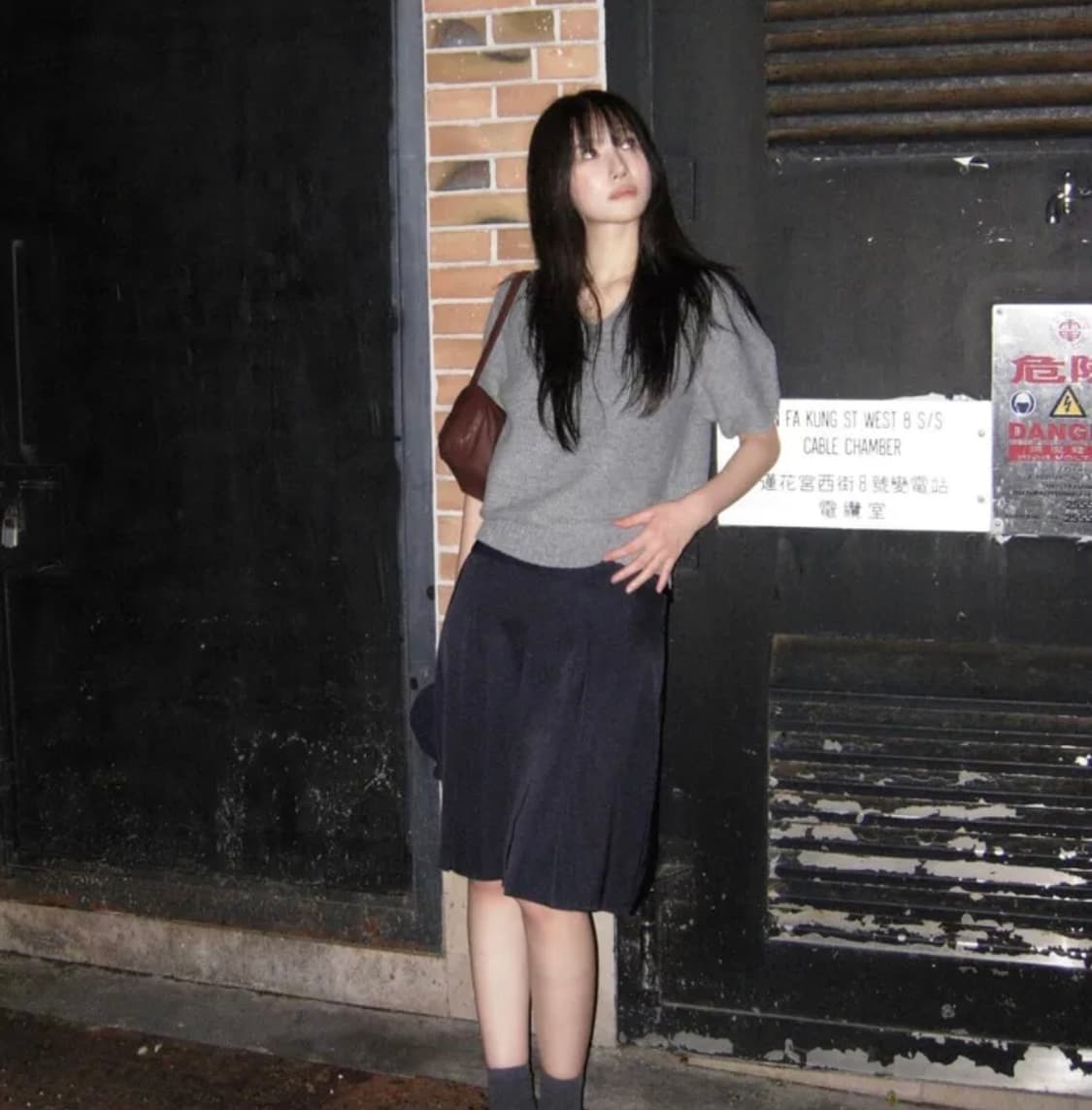 프릴리 브이넥 퍼프 반소매 니트  상품이미지2