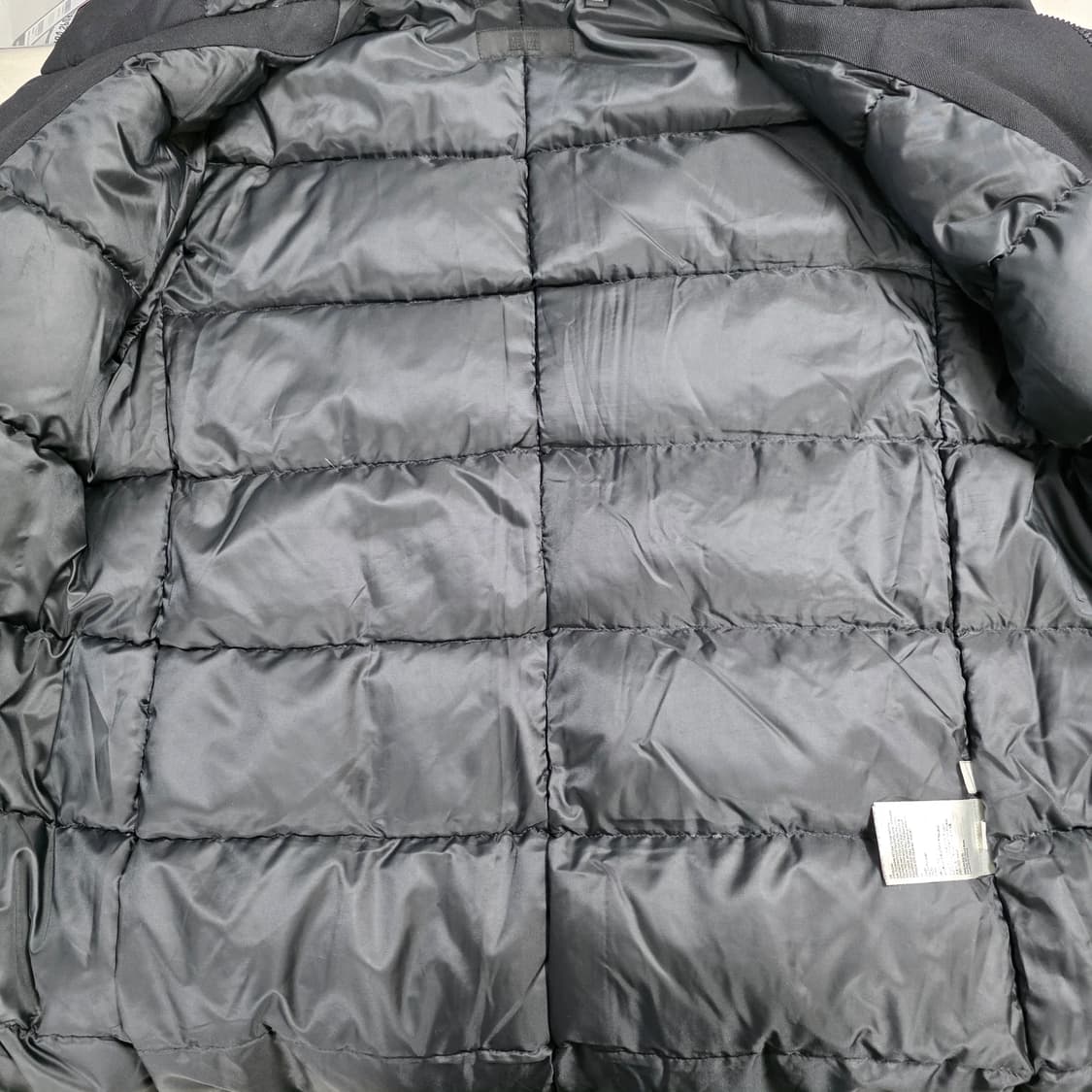 1663 유니클로 남성 블랙 후드 패딩 자켓 / M다운심플 데일리 상품이미지5