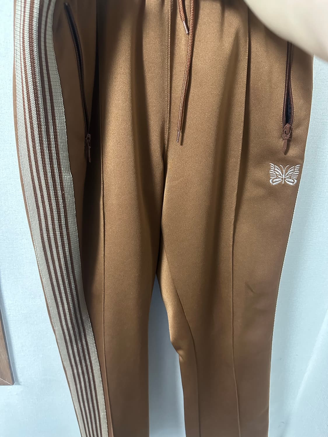 [M] 니들스 네로우 트랙팬츠 브라운 상품이미지1