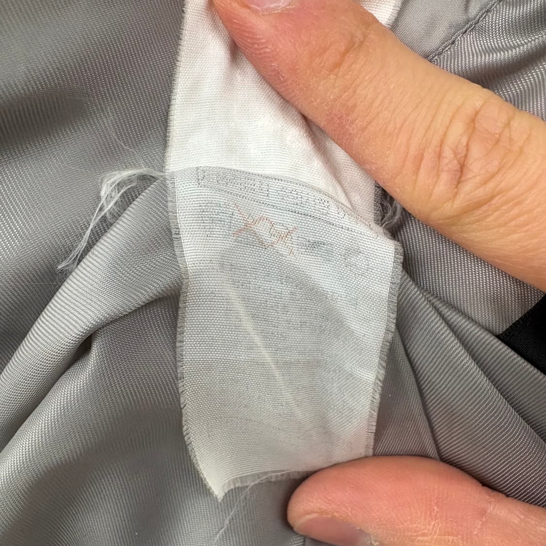 입생로랑 블랙 패딩 조끼 남/M 상품이미지7