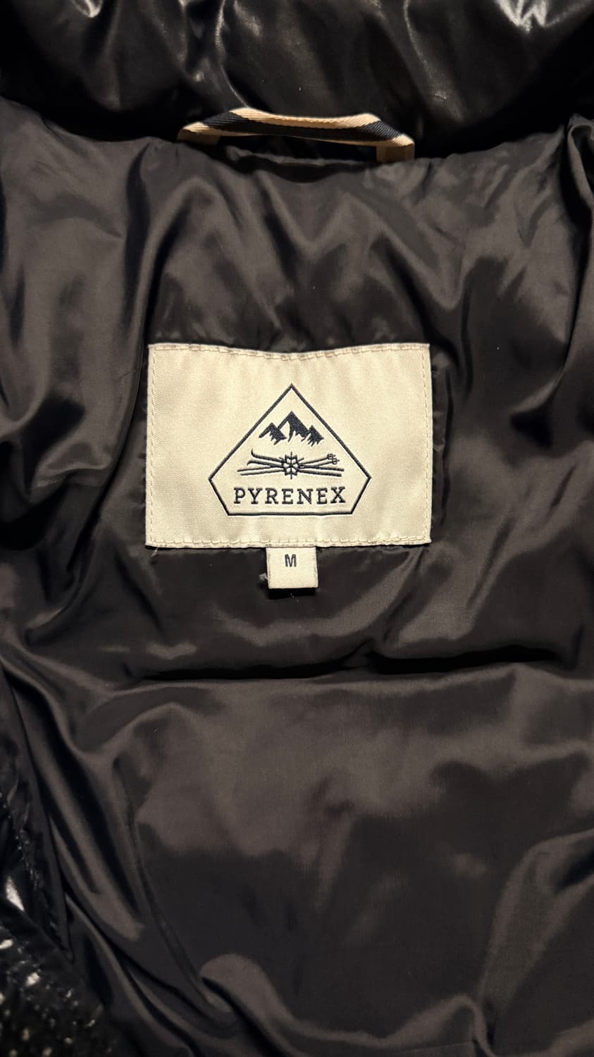 피레넥스 유광 빈티지 미씩 블랙 패딩 M 상품이미지3